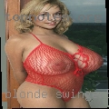 Blonde swinger